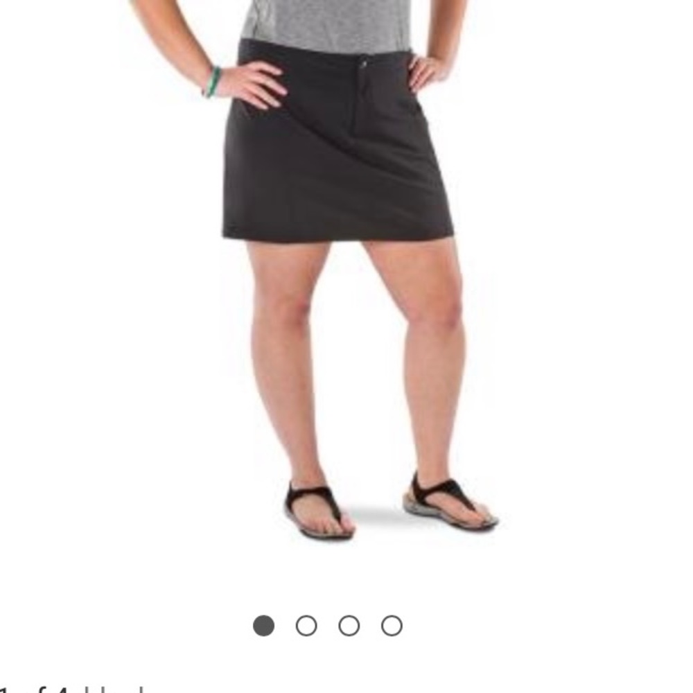Black Columbia athletic skirt